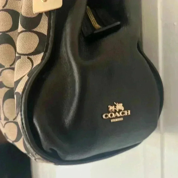 Coach Madison Large Shoulder Bag - C1481-32721 - Printed Signature Fabric - Picture 6 of 16